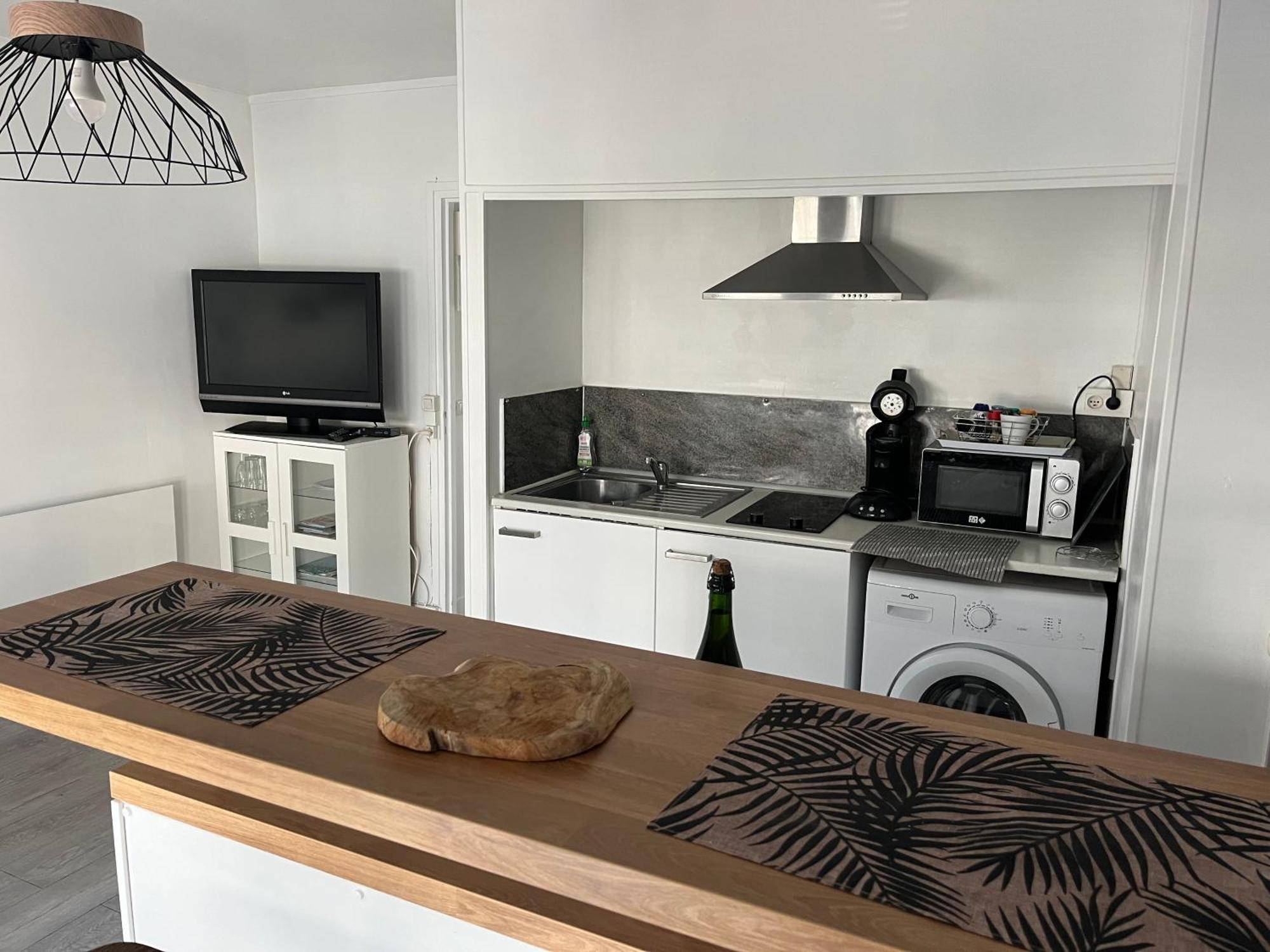 Appartement Meuble En Plein Coeur De St Valery En Caux Сен-Валери-ан Ко Экстерьер фото